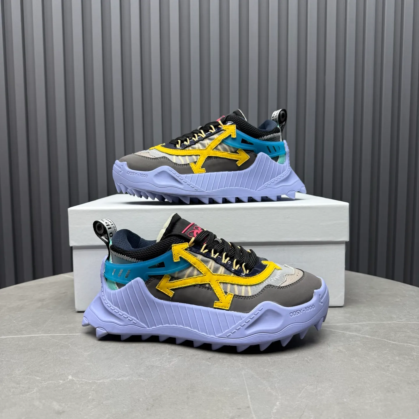 P680 OFF WHITE⚡️Couple style⚡️ Size: 35-40 women’s style 39-46 men’s style